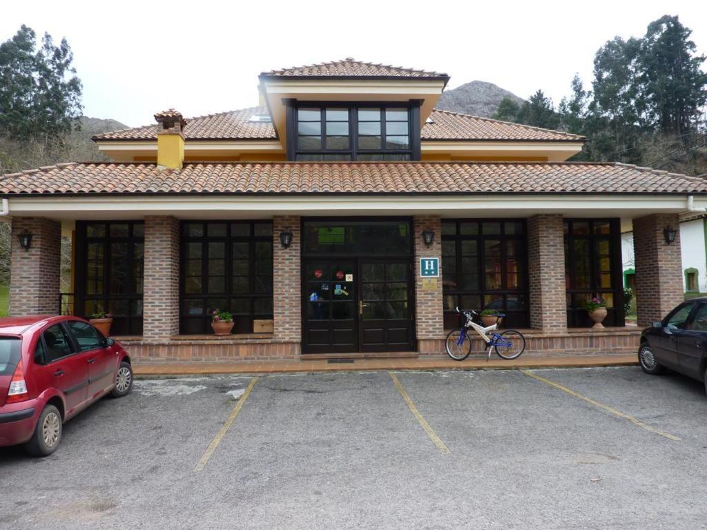 Hotel Benzua Villanueva de Ardisana Buitenkant foto