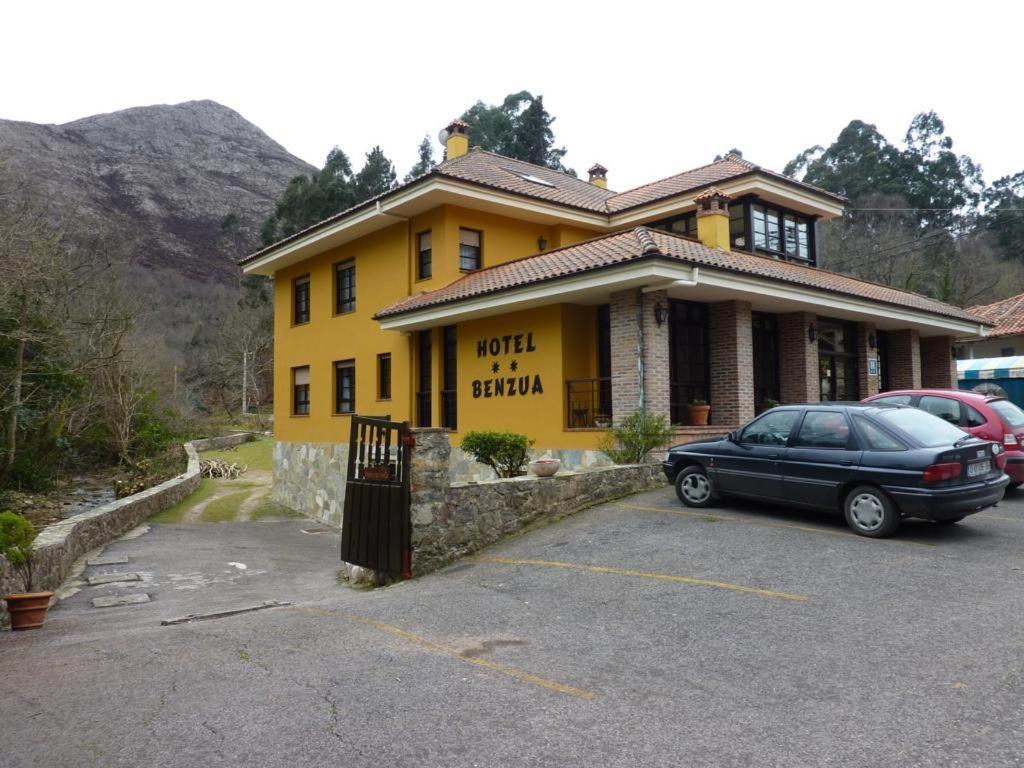 Hotel Benzua Villanueva de Ardisana Buitenkant foto