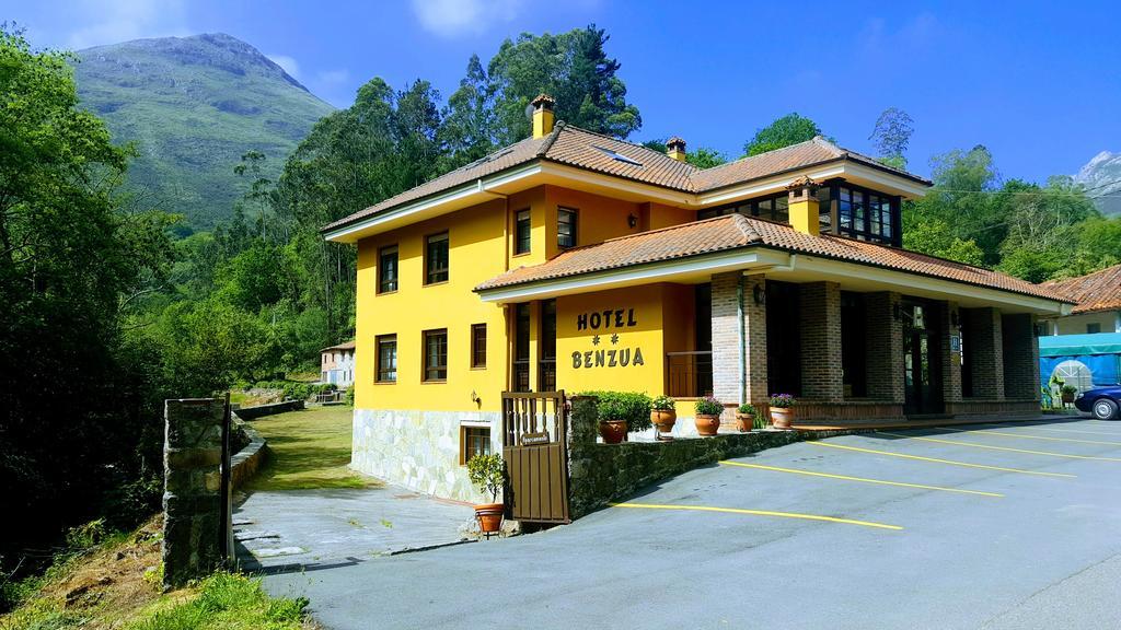 Hotel Benzua Villanueva de Ardisana Buitenkant foto