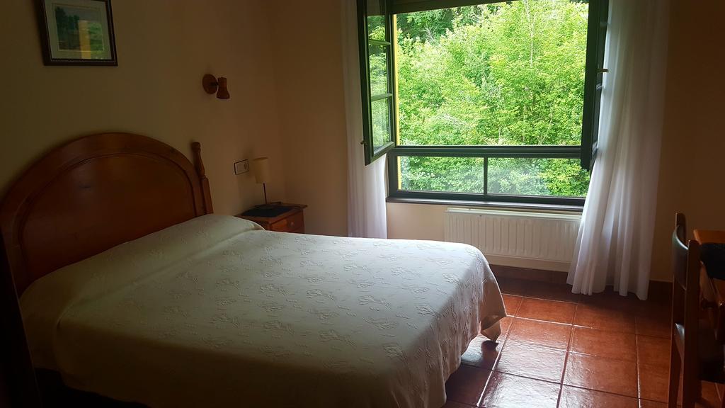 Hotel Benzua Villanueva de Ardisana Buitenkant foto